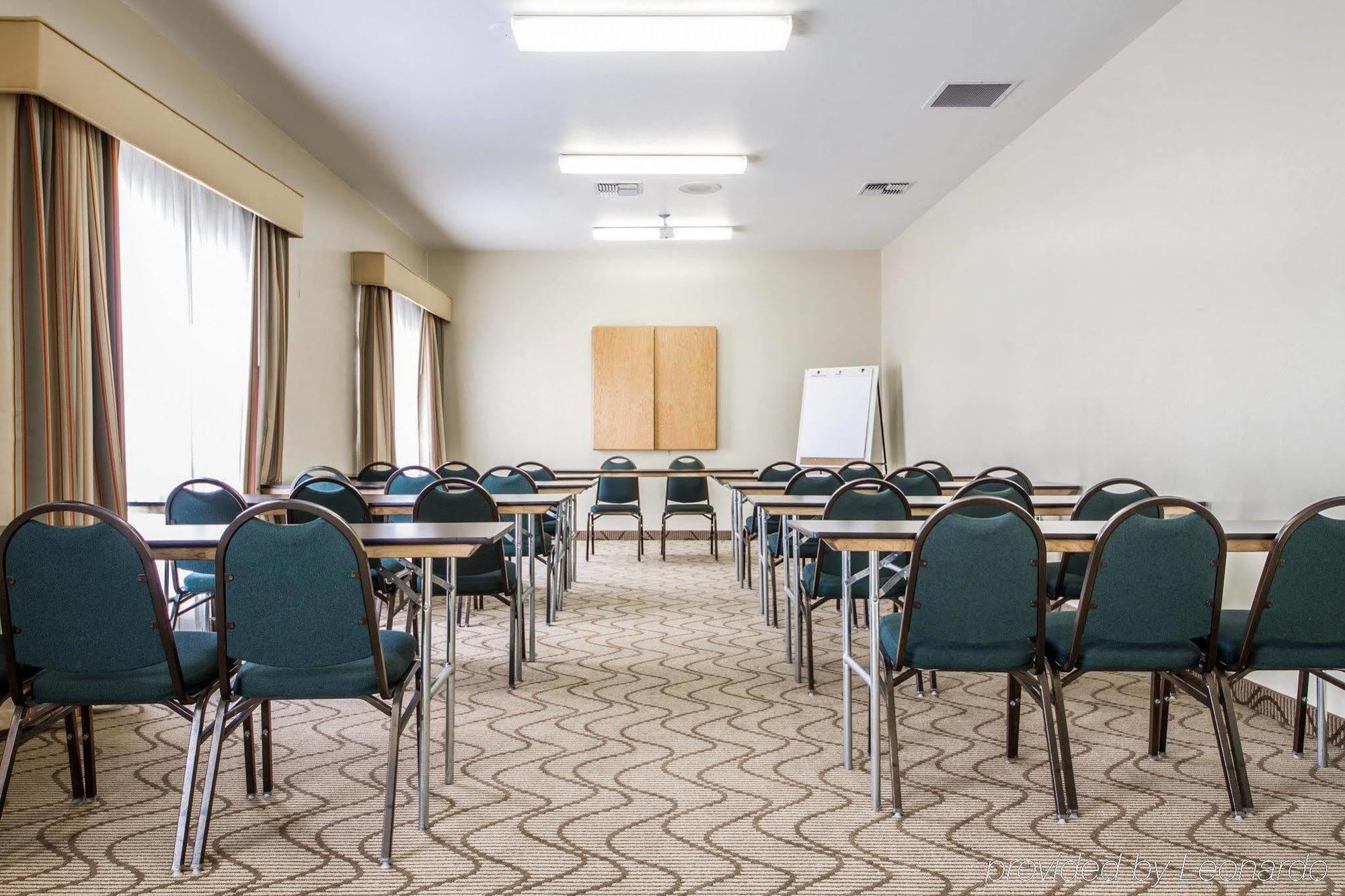Comfort Inn & Suites Oakland Airport 외부 사진