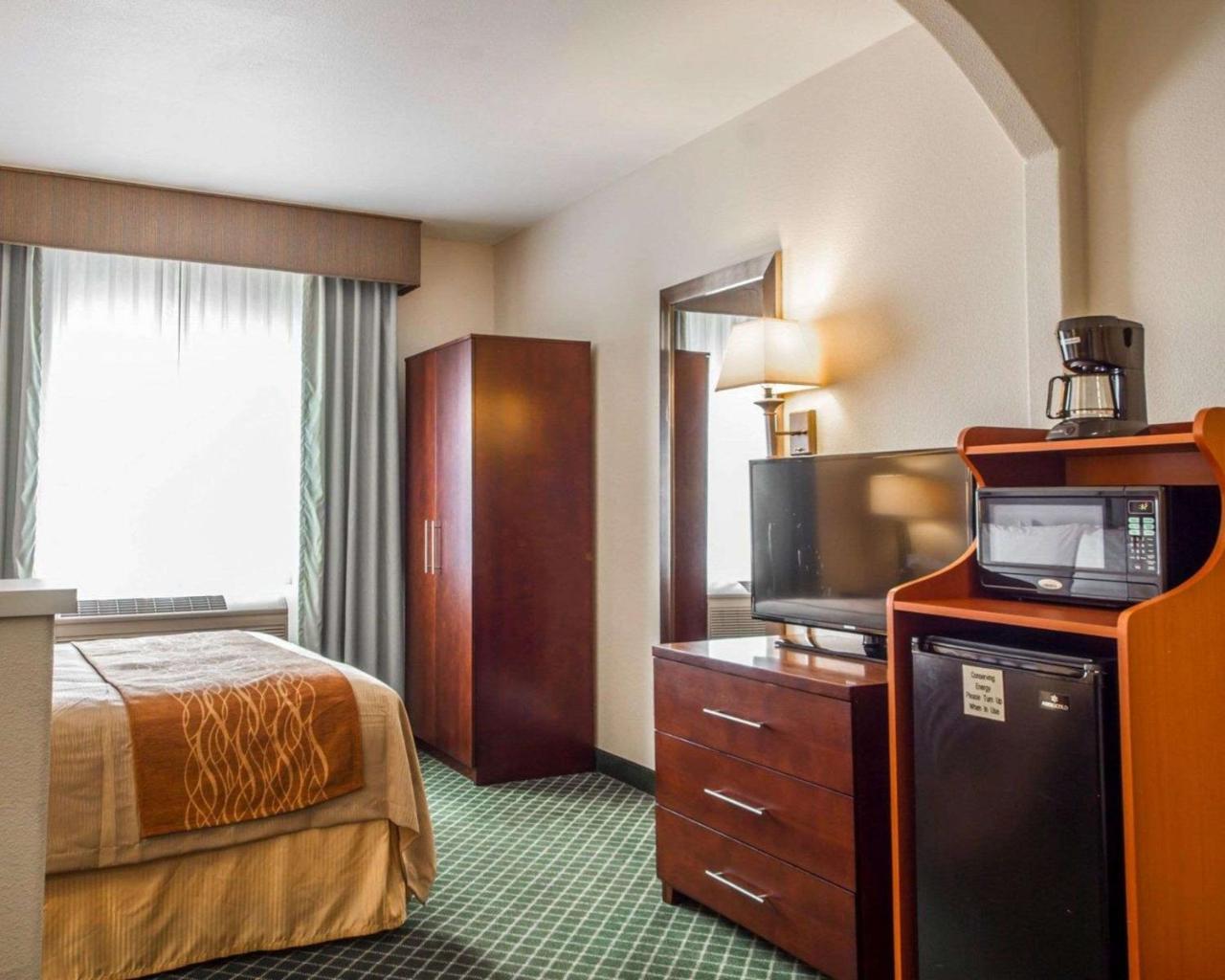 Comfort Inn & Suites Oakland Airport 외부 사진