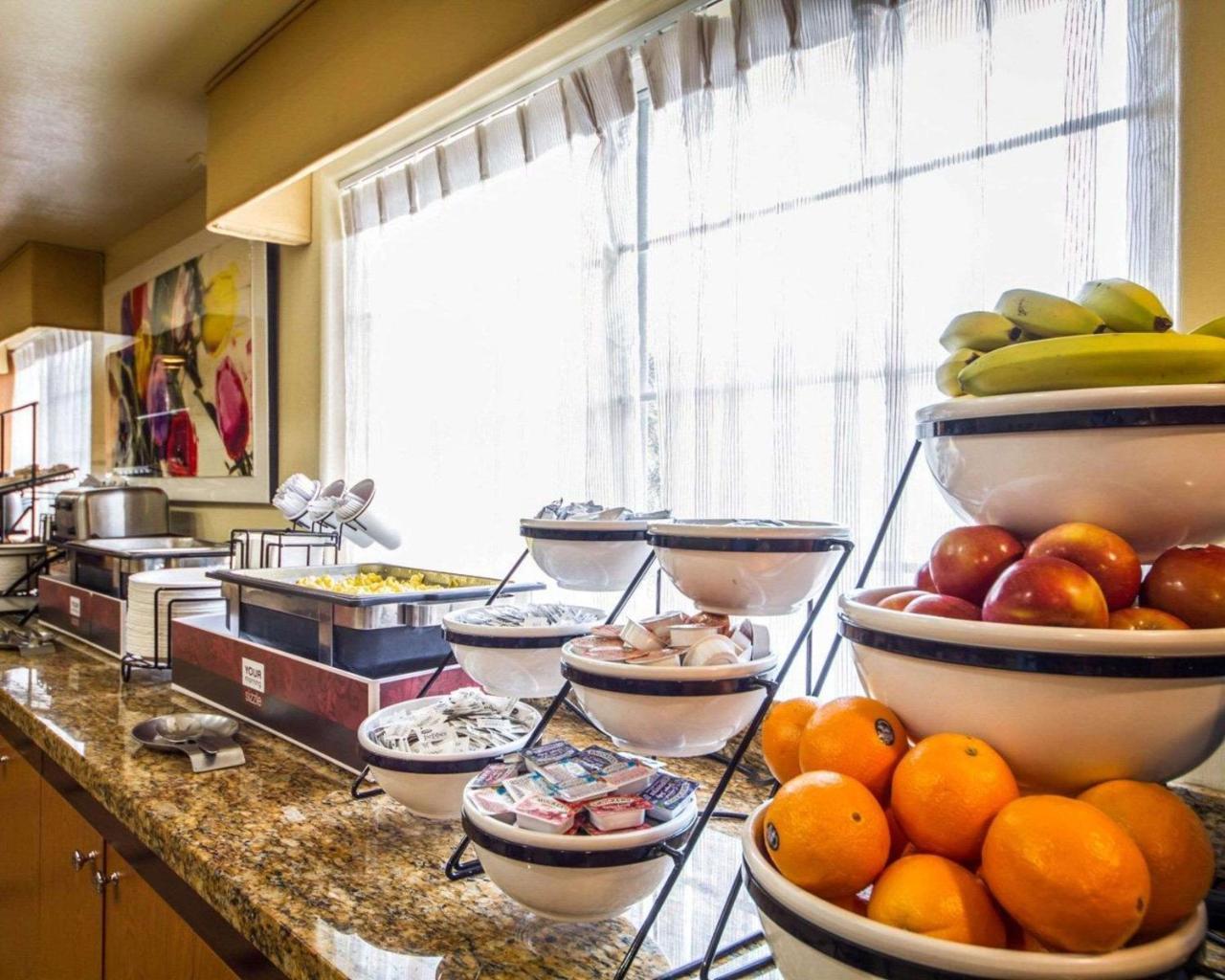 Comfort Inn & Suites Oakland Airport 외부 사진