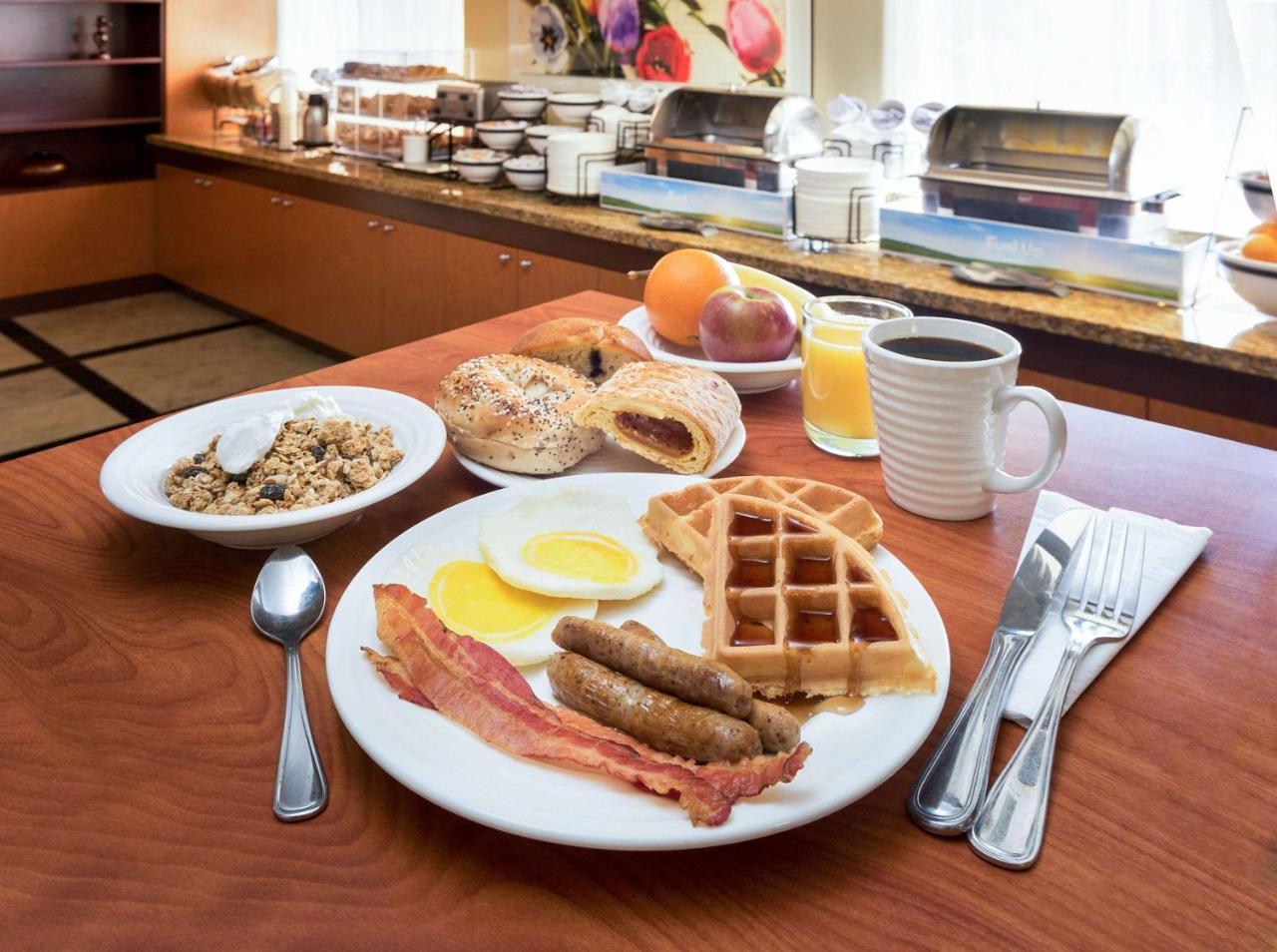 Comfort Inn & Suites Oakland Airport 외부 사진